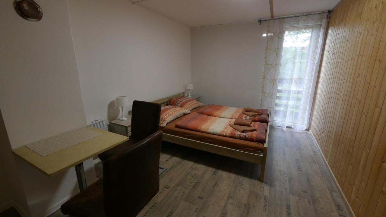 Hotel Chata U Rybare à Bítov Extérieur photo