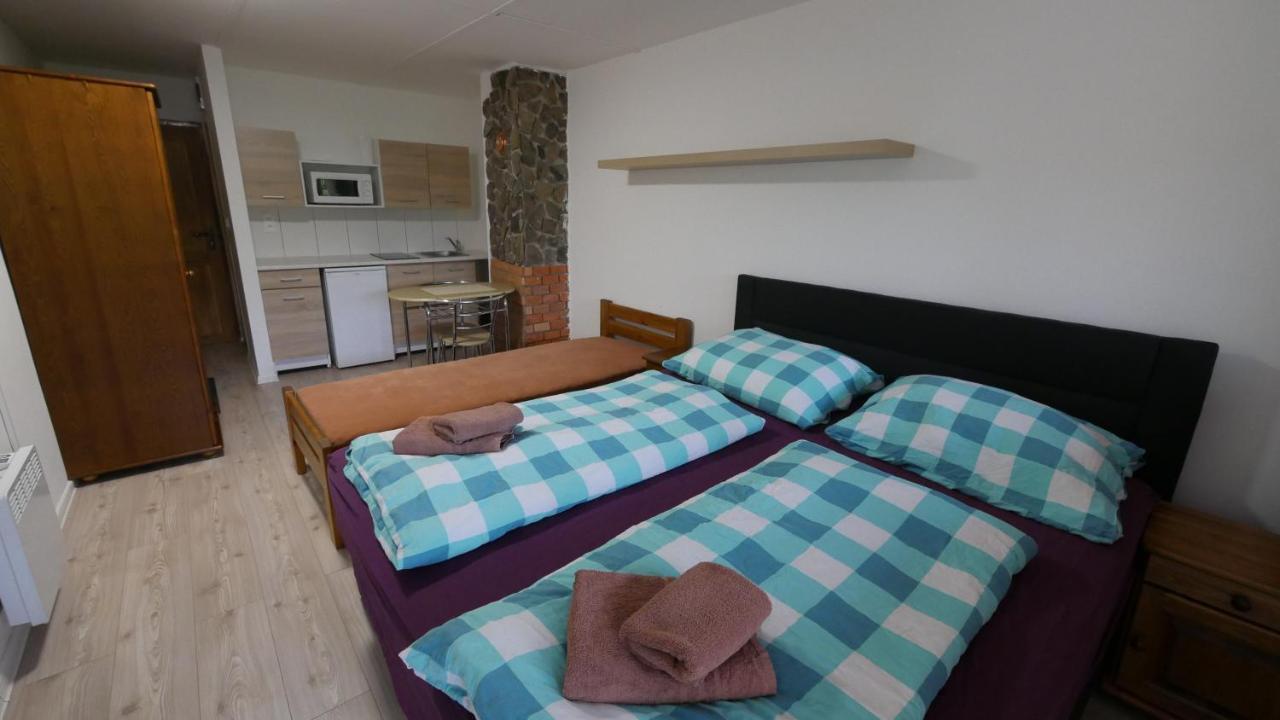 Hotel Chata U Rybare à Bítov Extérieur photo