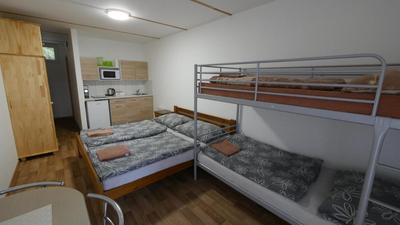 Hotel Chata U Rybare à Bítov Extérieur photo