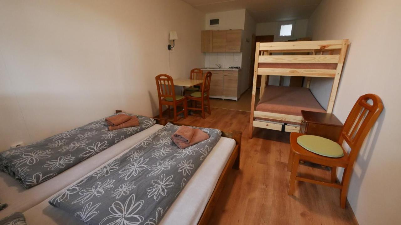 Hotel Chata U Rybare à Bítov Extérieur photo